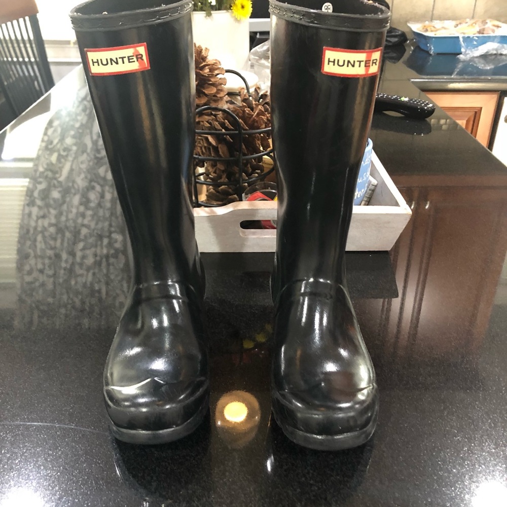 Girls tall black Hunter boots